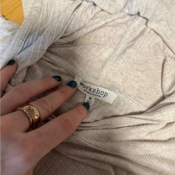 Lightweight hoodie - Picture 3 of 3